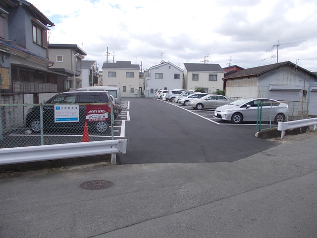 西尾モータープール（高宮）